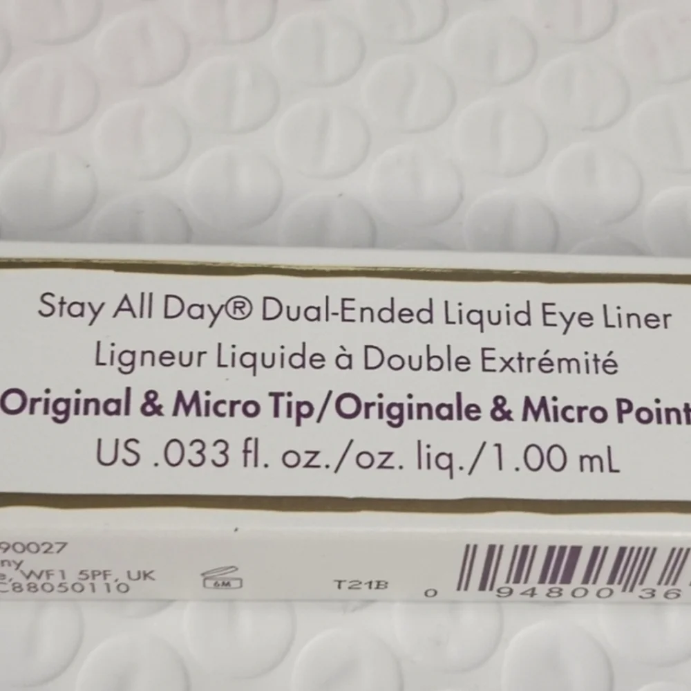 Stila Duel Ended Liquid Eyeliner in Intense Black/Mojito
